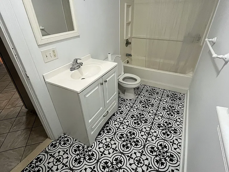 35 Pine St #2 — Photo 7