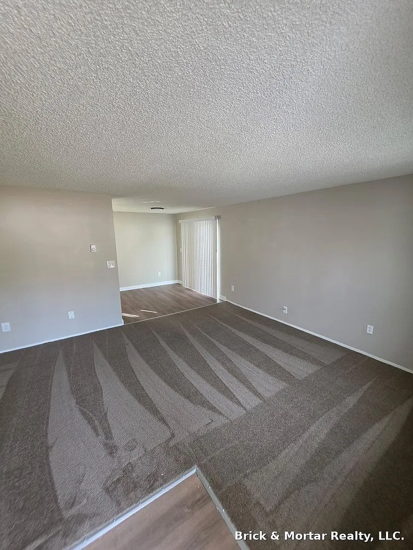 00570-White Rock LLC-Independence Property — Photo 2