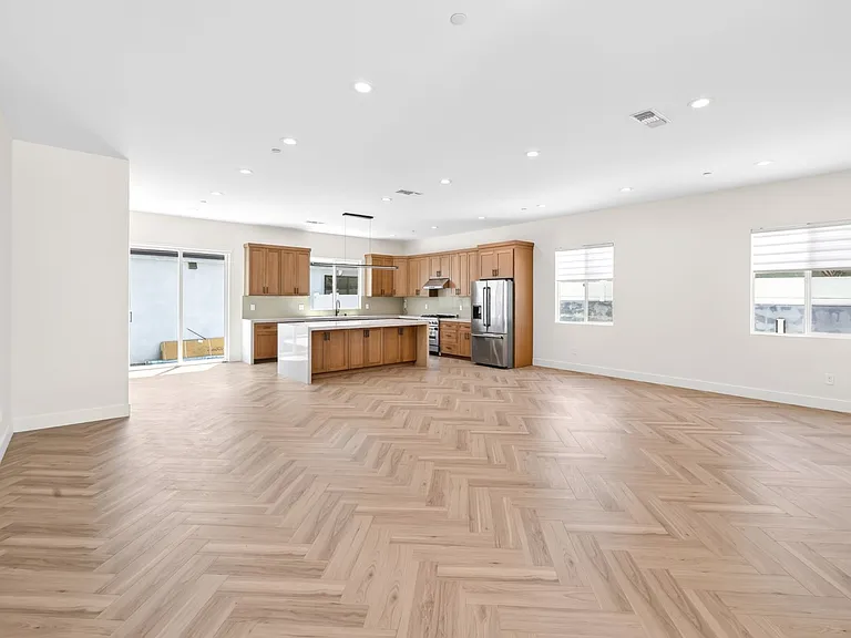 8018 Shadyglade Ave — Photo 14