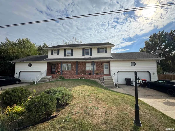 5704/5708 W Legion Hall Rd, Dunlap, IL 61525