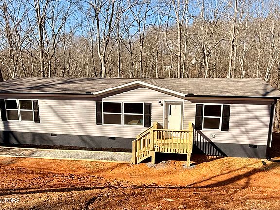 2nd image of 211 Clear Springs Rd