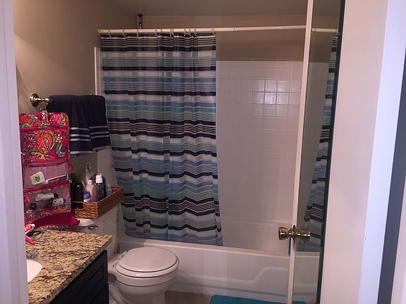 3rd image of 5540 Pershing Ave APT 420