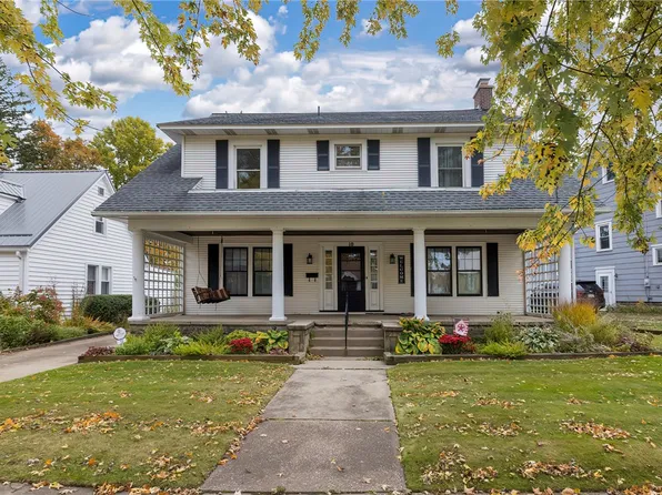 10 Pershing Ave, North East, PA 16428