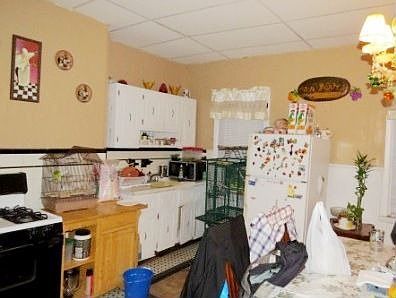5th image of 174 Richardson St