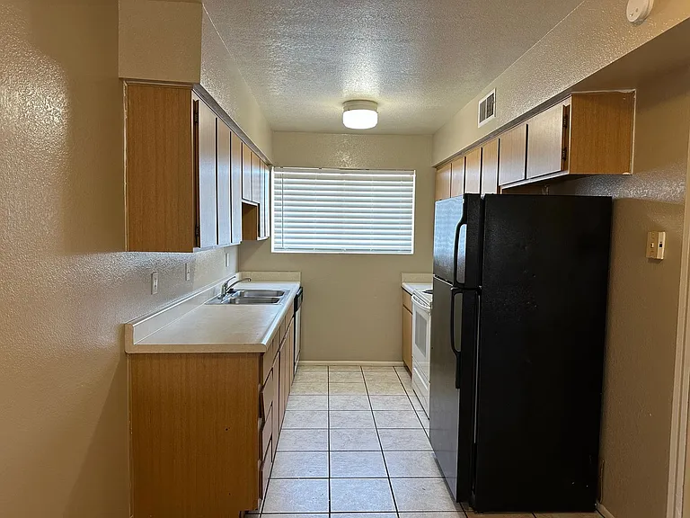217 E Washington Ave — Photo 7