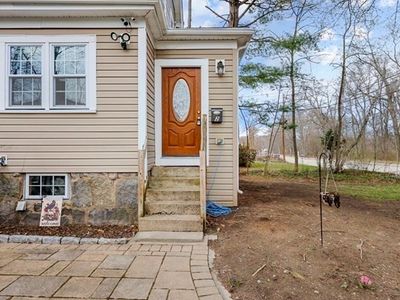 166 Town St FLOOR 2, Braintree, MA, 02184