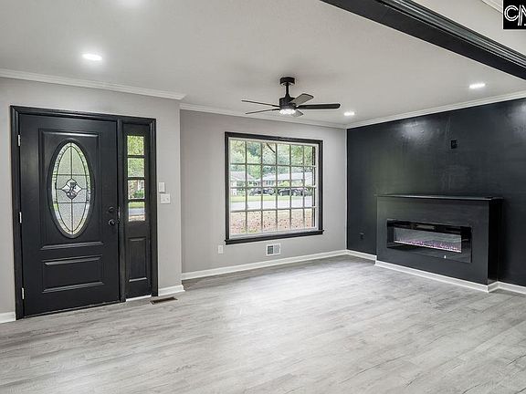 3rd image of 2037 Windsor Dr