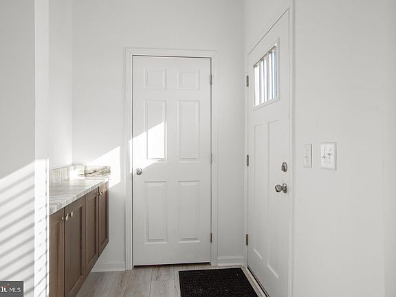 2nd image of 1005 Levi Rd
