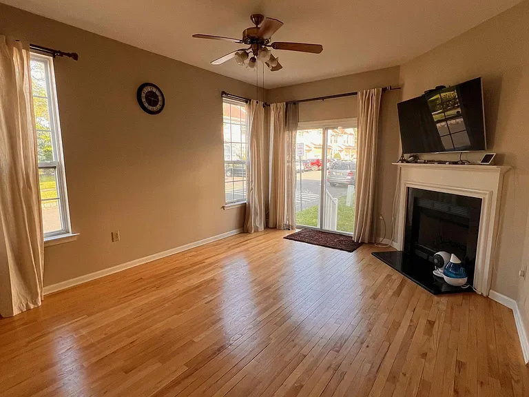 16 Stallion Ct — Photo 8