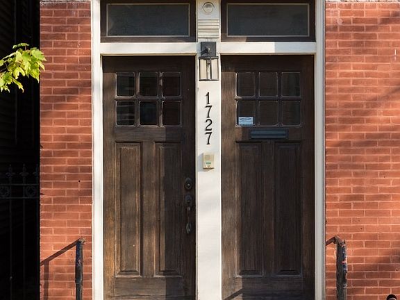 3rd image of 1727 N Hudson Ave