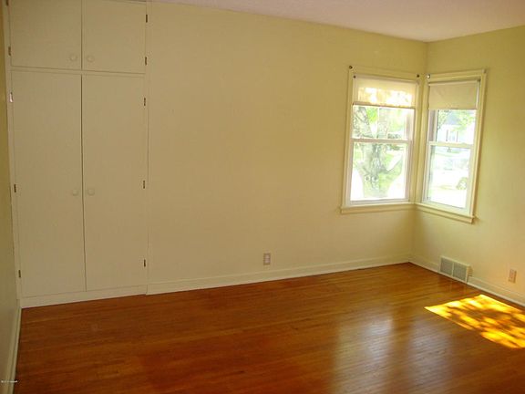 5th image of 1402 Douglas St