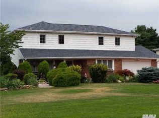 102 Caramel Rd, Commack, NY 11725