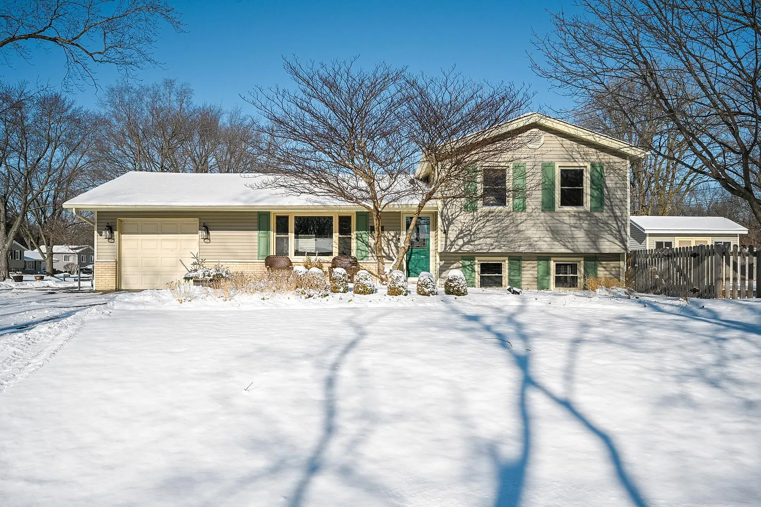 3S250 Juniper Ln photo 1
