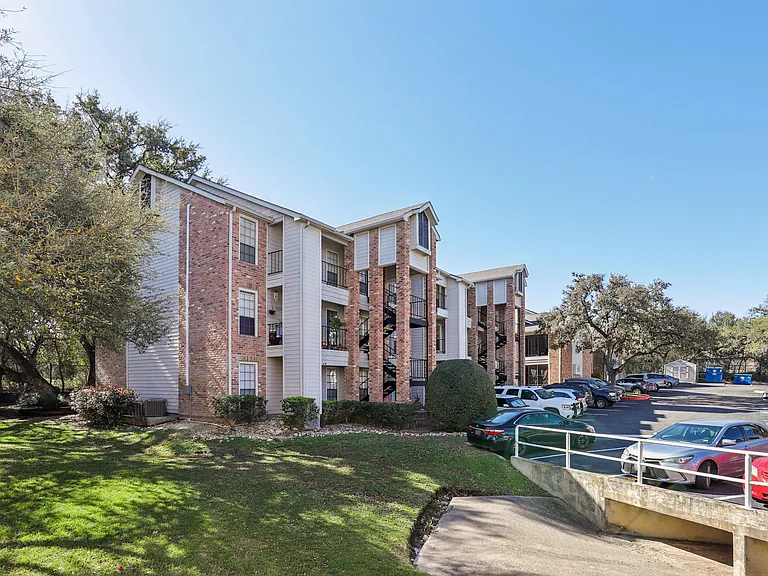 Winding Creek Apartments — Photo 12
