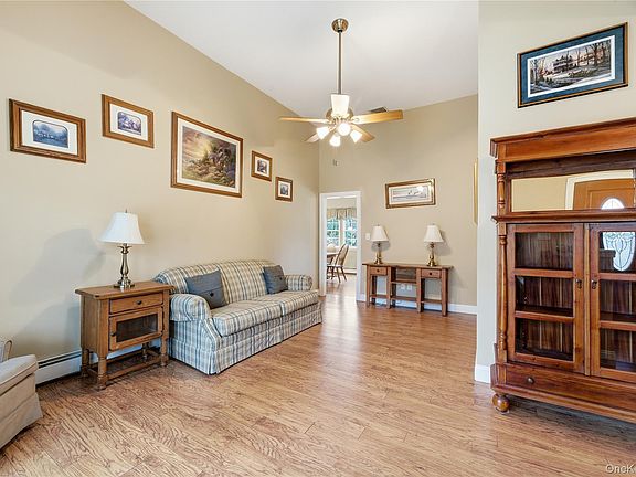 3rd image of 33 Timber Ridge Drive