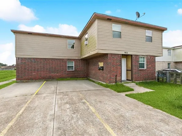 953 E Monterey Ct, Gretna, LA 70056