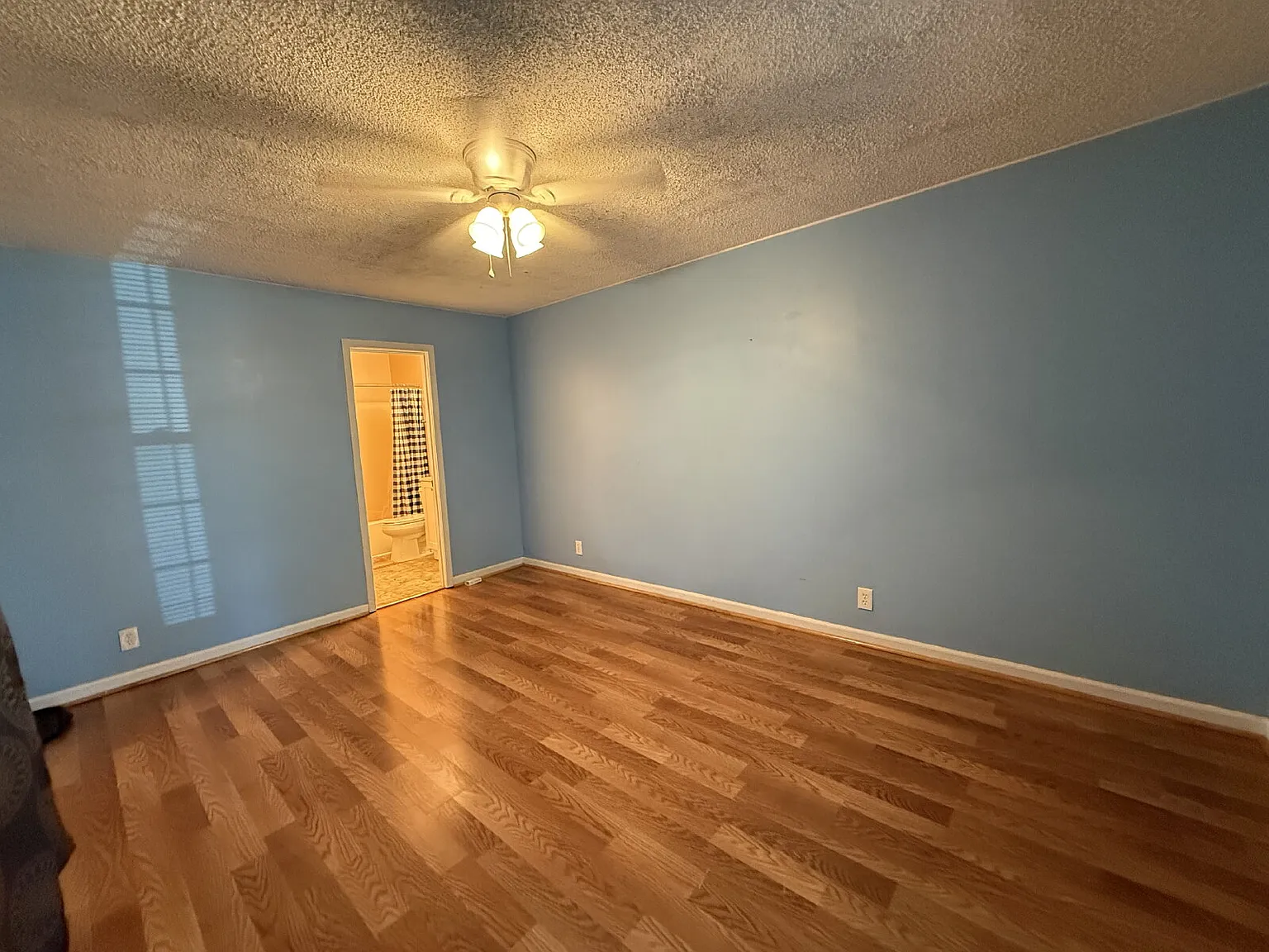 2 bed, 2.0 bath, 1074 sqft, $1,600 — Photo 3