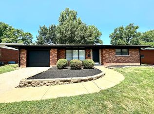46 Bedford Dr, Belleville, IL 62226