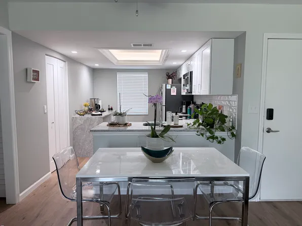 203 Meadow Ln, Oldsmar, FL 34677