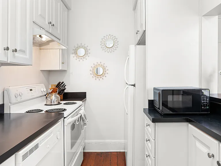 24 E Macon St #2 — Photo 16
