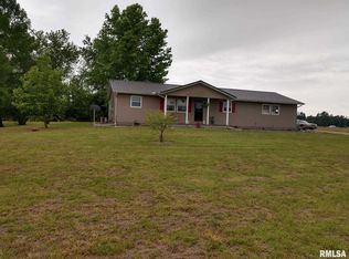 10 Russell St, Tamms, IL 62988