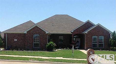 1st image of 1740 Pine Dr