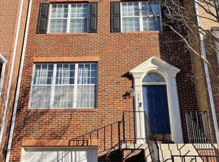 13182 Ashnut Ln, Herndon, VA 20171