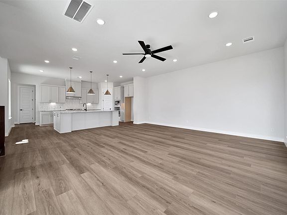 3rd image of 4406 Anthony Court Ln