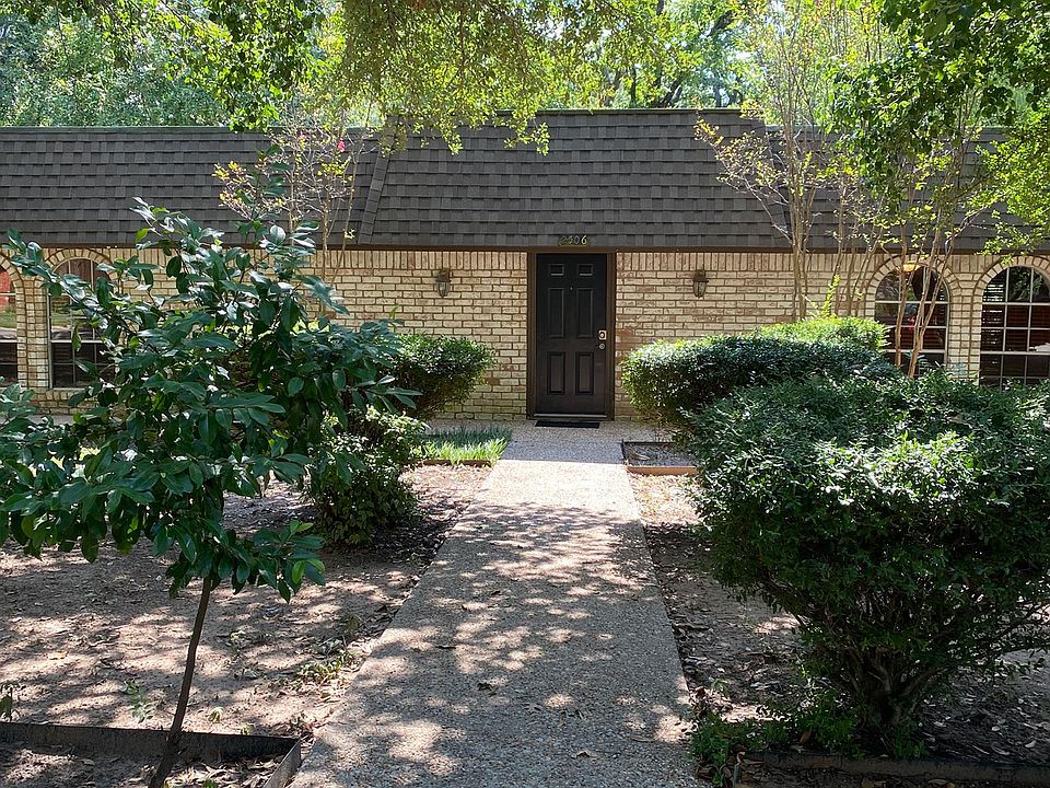 House from Street - Entrance