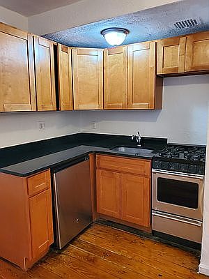 3rd image of 29 Jones St APT 3B