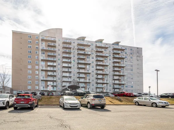 60 Walter Havill Dr #707, Halifax, NS B3N 0A9
