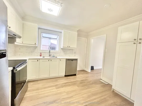 69 Maplegrove Ave, Bradford West Gwillimbury, ON L3Z 1R9