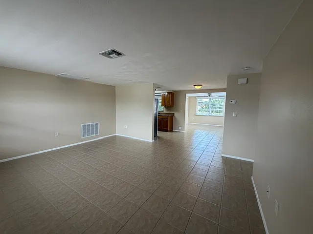 2 bed, 1.5 bath, 936 sqft, $1,400 — Photo 4