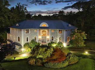 2 Montauk Trl, Wayne, NJ 07470