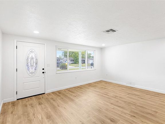 5th image of 6239 7th Ave