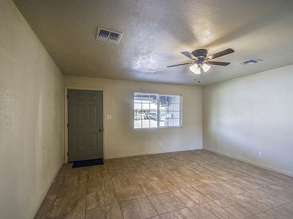 4th image of 8607 W Amelia Ave