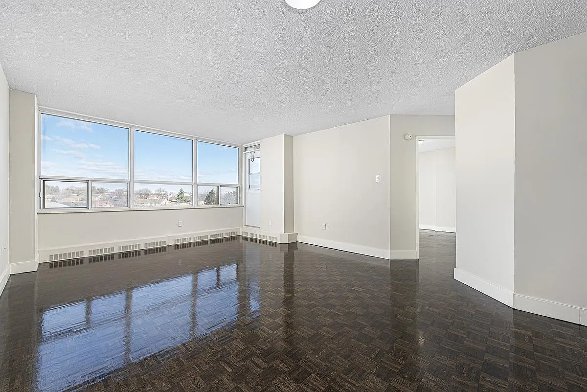 5600 Sheppard Avenue East — Photo 4