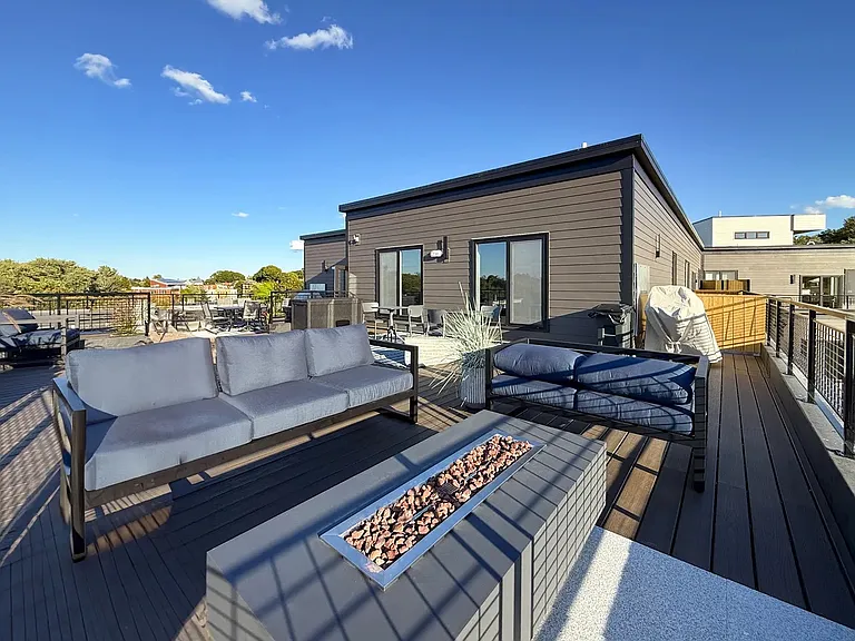 496-500 Talbot Ave #102 — Photo 5