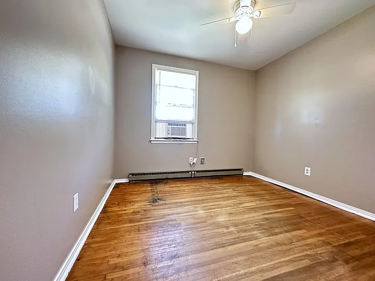 1815 E 7th St — Photo 20