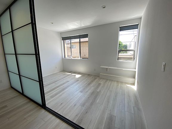 5th image of 11960 Iowa Ave #15