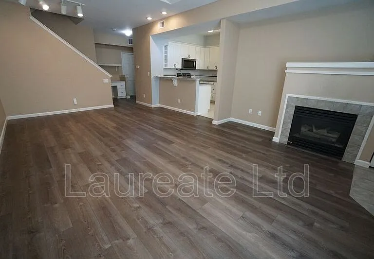 6510 Silver Mesa Dr #E — Photo 2