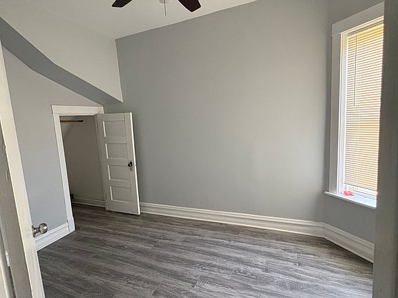 3rd image of 8211 S Escanaba Ave #1