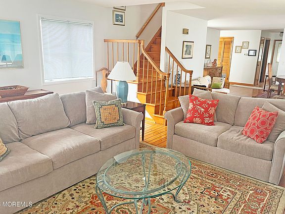 3rd image of 416 Salem Ave