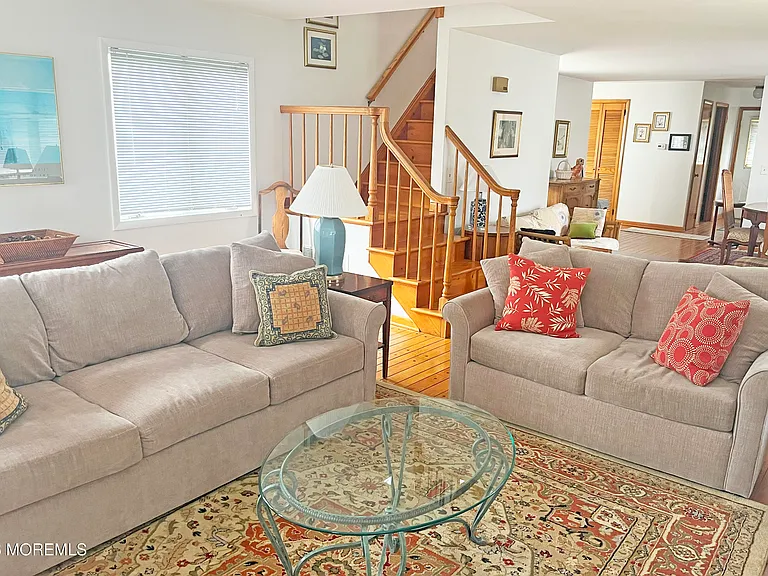 416 Salem Ave — Photo 3