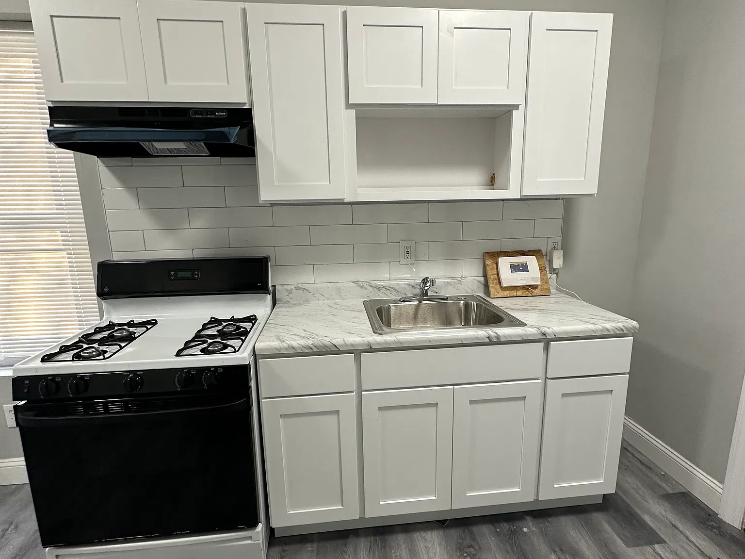 3 bed, 1.5 bath, 1286 sqft, $1,375 — Photo 3