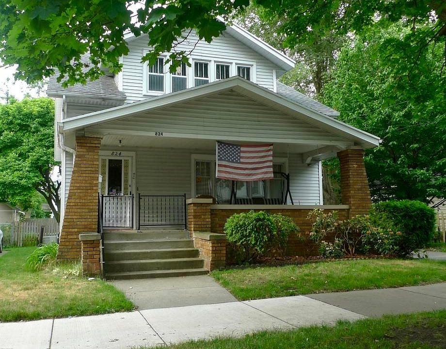 1st image of 824 7th St NW