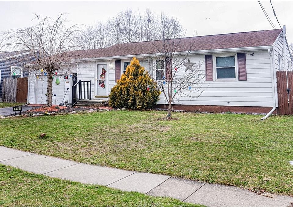 1st image of 122 Brooklea Pl