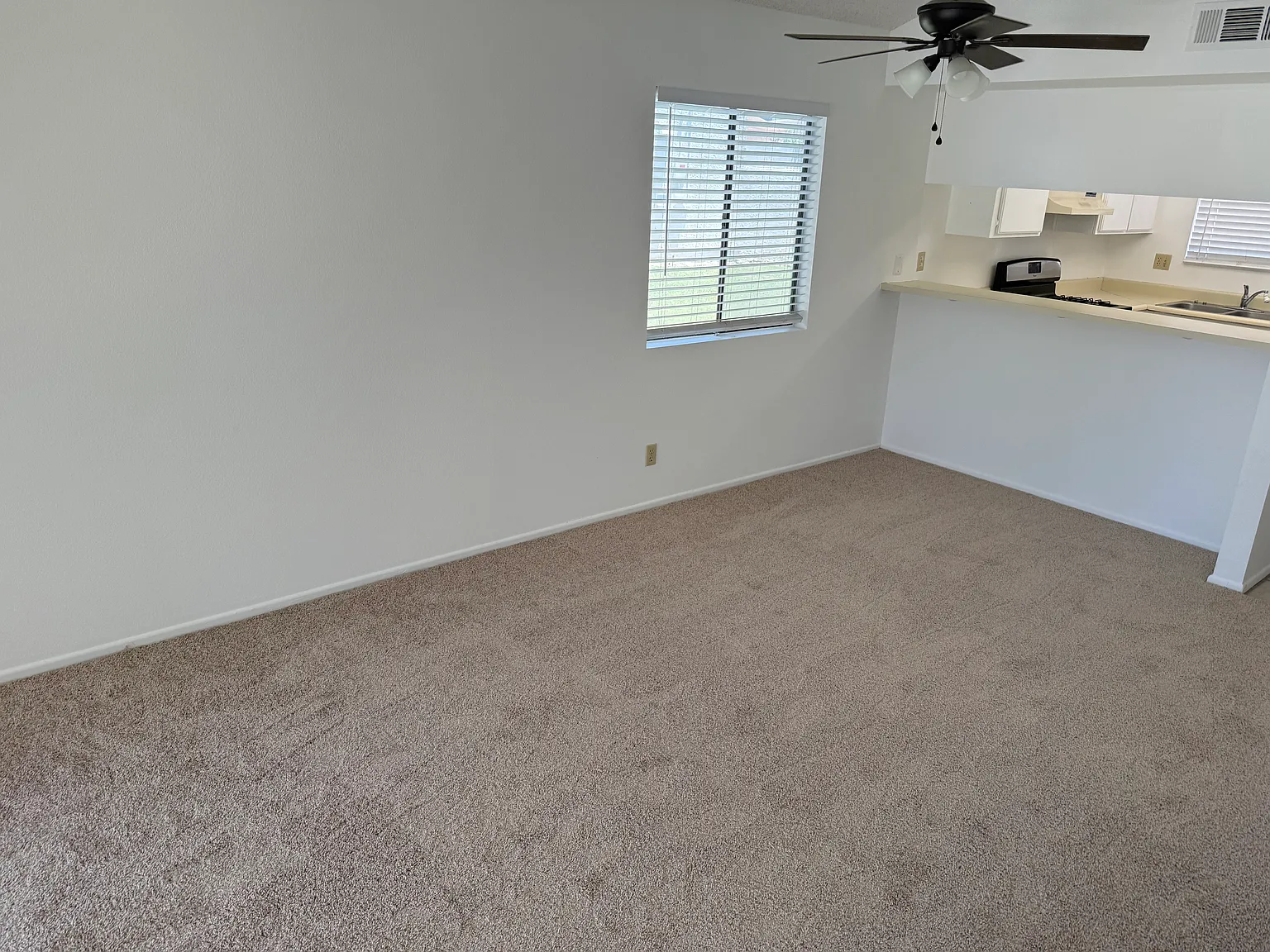 2 bed, 966 sqft, $1,995 — Photo 4