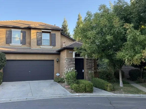 3683 Vermont Ln, Clovis, CA 93619