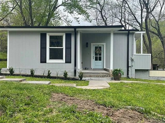 2230 Bunker Ave, Kansas City, KS 66102 | Zillow